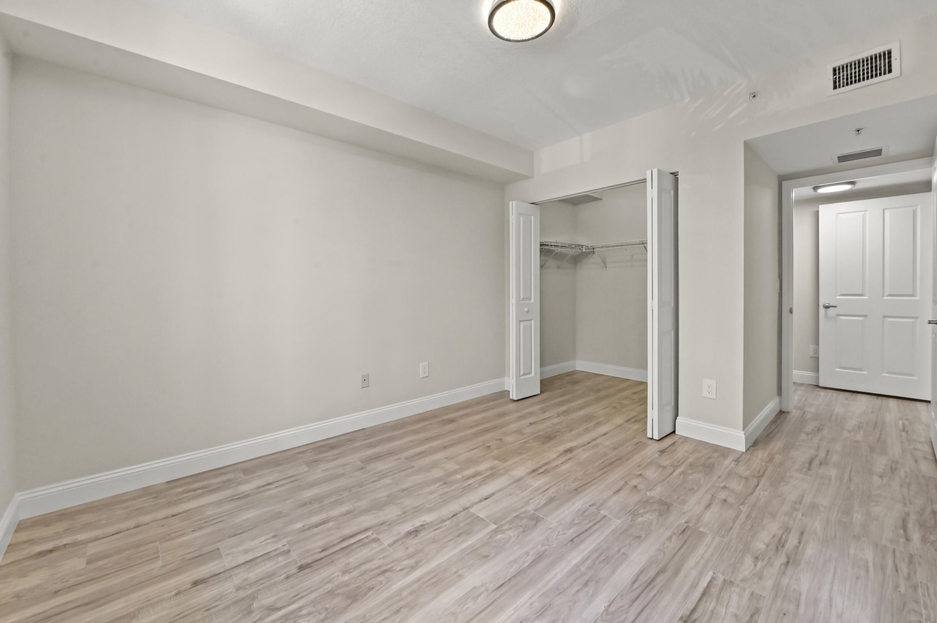 600 S Dixie Highway, Unit 237, West Palm Beach, FL 33401 Photo