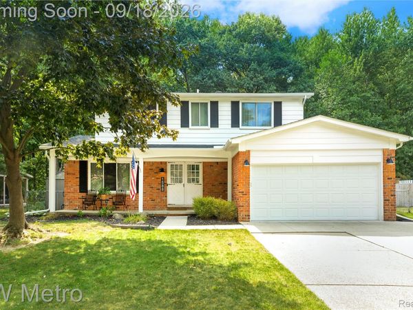 1588 Oakcrest Drive, Troy, Mi 48083