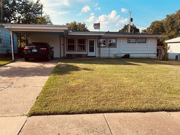 427 Meadowbrook Lane , Bartlesville, OK 74003