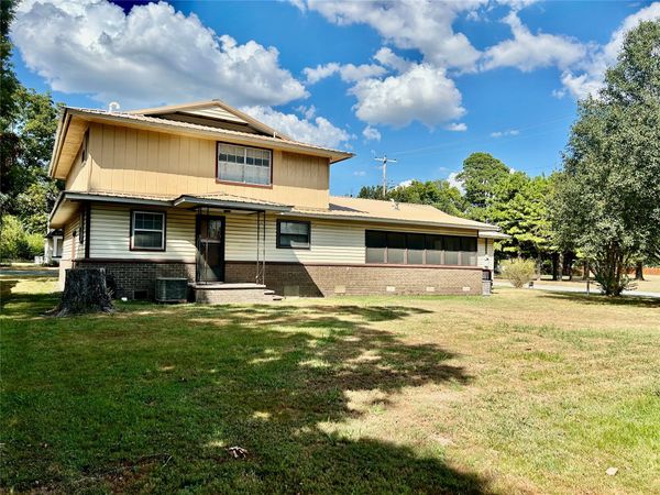 1921 N Augusta St Avenue, Muskogee, OK 74403
