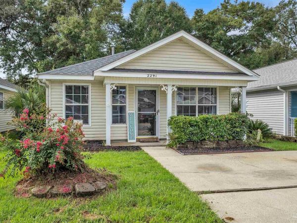 2291 Trailwood Dr, Cantonment, FL 32533