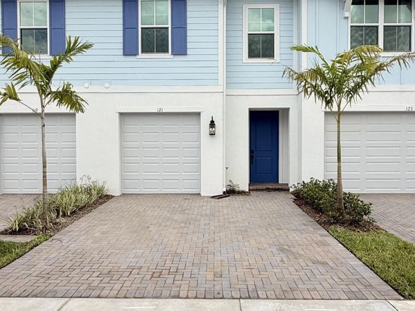 121 SE Birch Terrace, Stuart, FL 34997