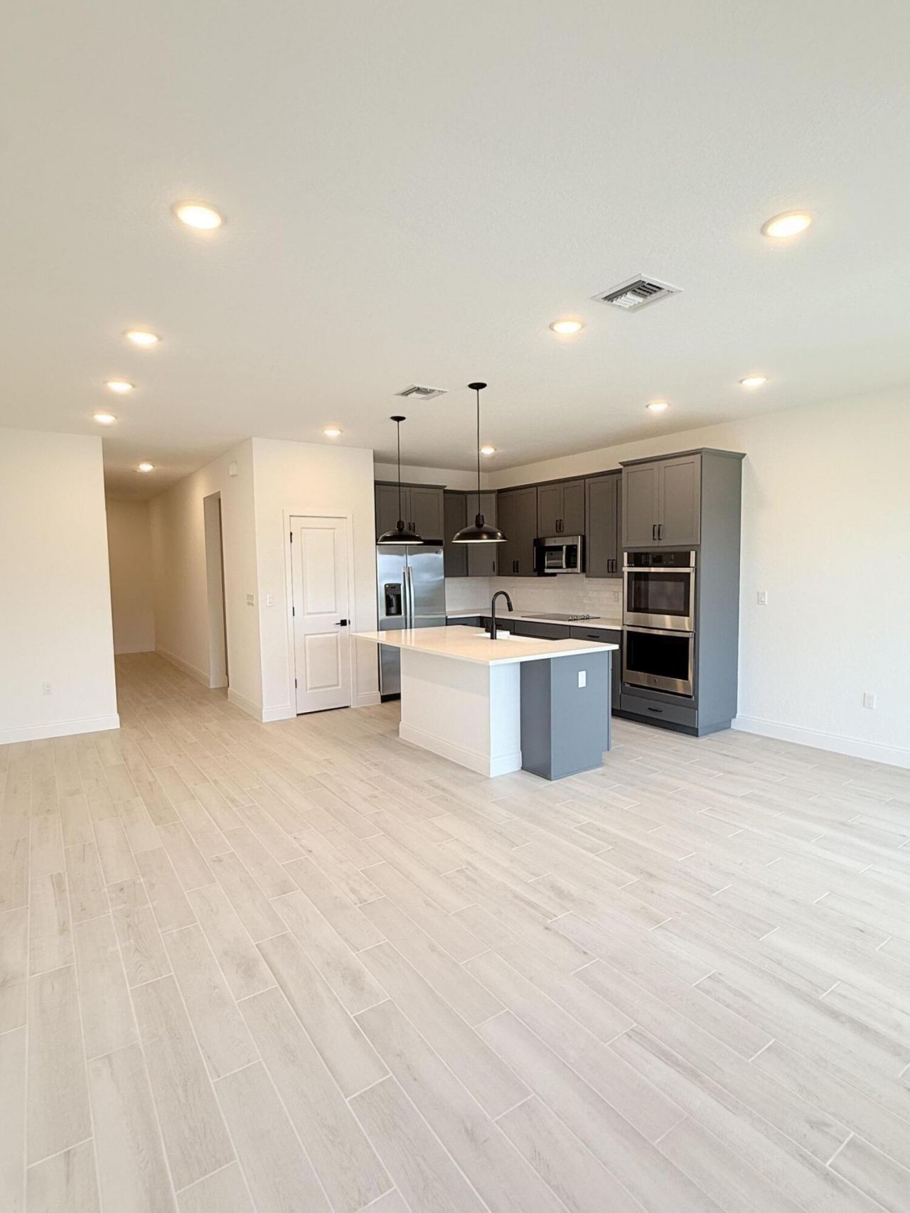 121 SE Birch Terrace, Stuart, FL 34997 Photo