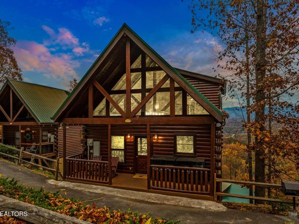 2251 Upper Middle Creek Rd, Sevierville, TN 37876