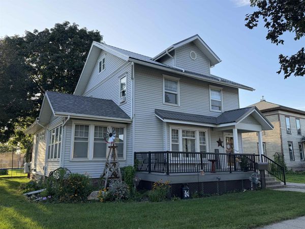 312 N Walnut Avenue, New Hampton, IA 50659