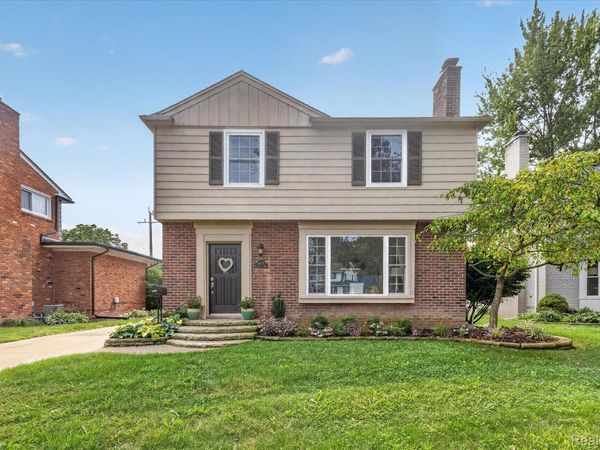 1037 W Selfridge Boulevard, Clawson, Mi 48017