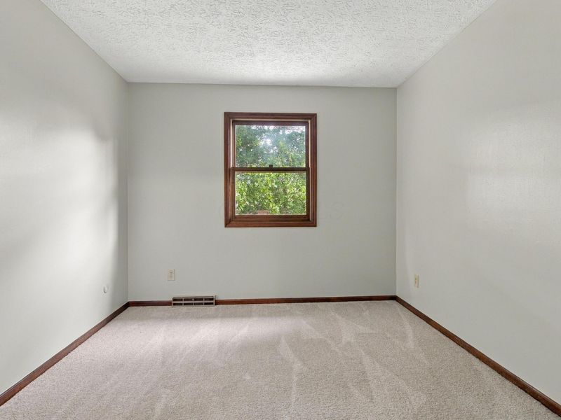 923-925 Bluffway Drive, Columbus, OH 43235 Photo 16