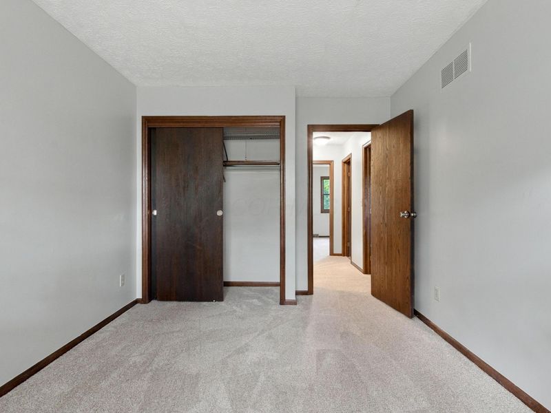 923-925 Bluffway Drive, Columbus, OH 43235 Photo 17
