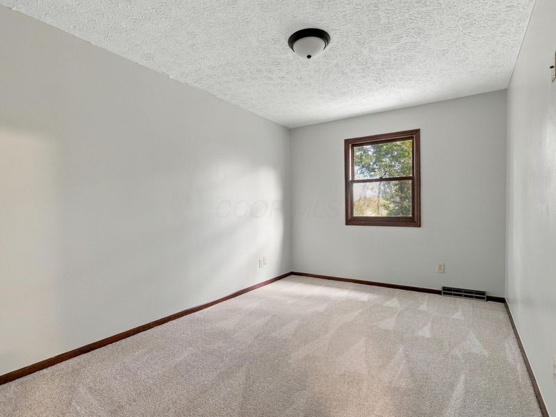 923-925 Bluffway Drive, Columbus, OH 43235 Photo 18