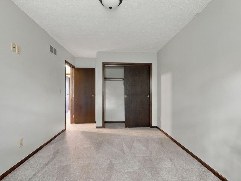 923-925 Bluffway Drive, Columbus, OH 43235 Photo 19