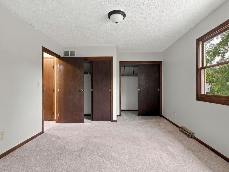 923-925 Bluffway Drive, Columbus, OH 43235 Photo 22