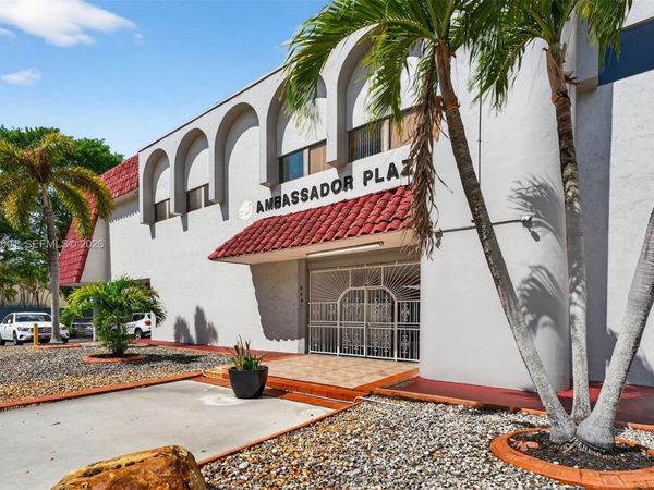 6447 E Miami Lakes Dr E , Unit 104, Miami Lakes, FL 33014