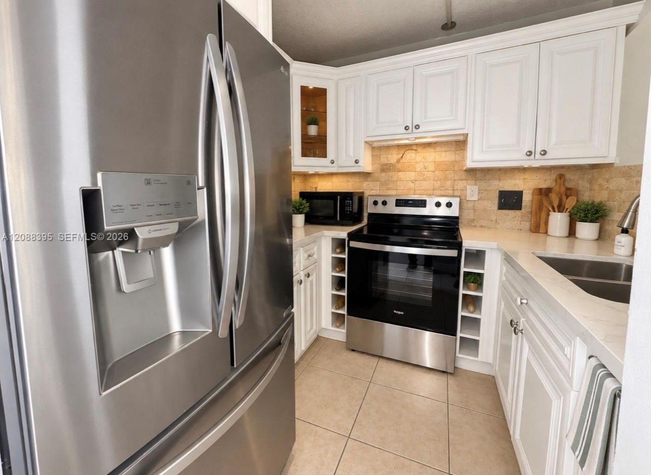 180 Royal Palm Rd , Unit 218, Hialeah, FL 33016 Photo