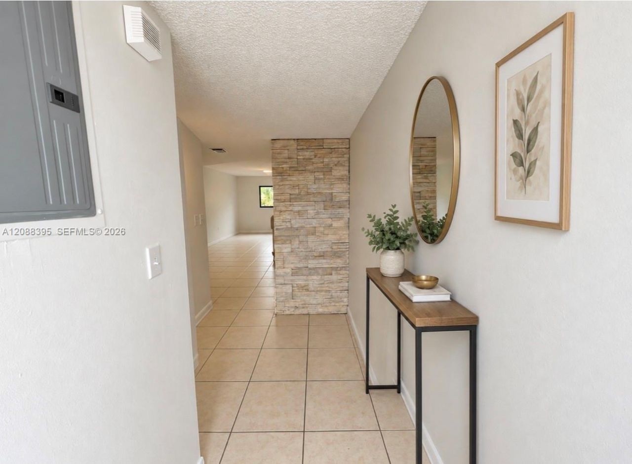 180 Royal Palm Rd , Unit 218, Hialeah, FL 33016 Photo