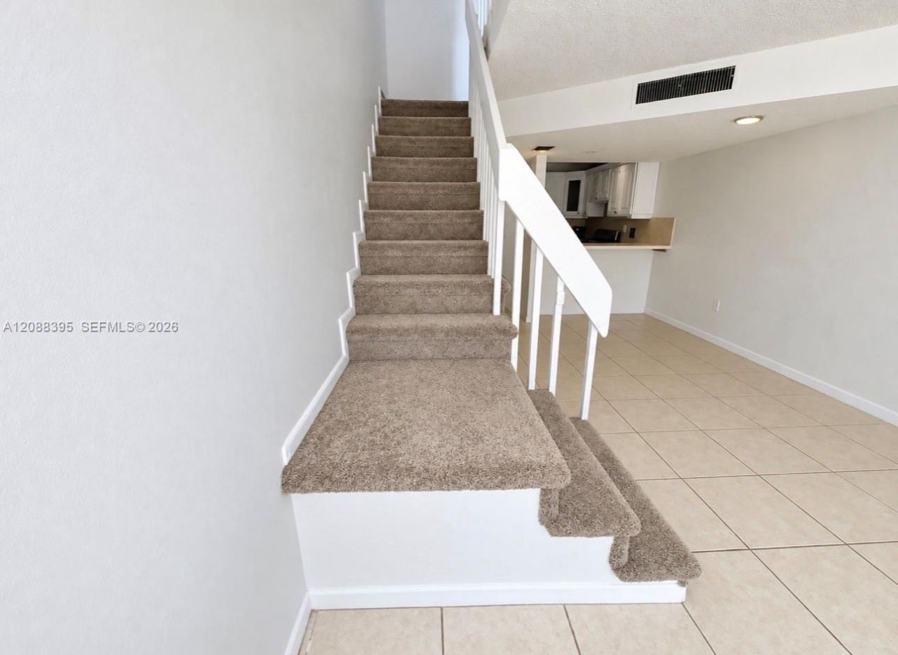 180 Royal Palm Rd , Unit 218, Hialeah, FL 33016 Photo