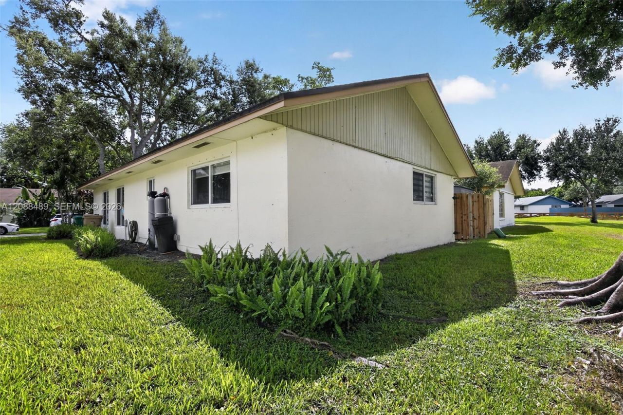 3665 W Forge Rd, Unit 39, Davie, FL 33328 Photo