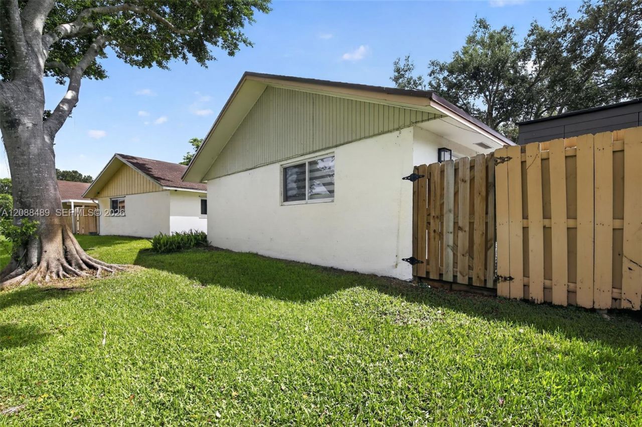 3665 W Forge Rd, Unit 39, Davie, FL 33328 Photo