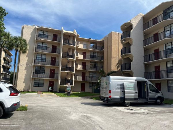 3550 Blue Lake Dr, Unit 401, Pompano Beach, FL 33064