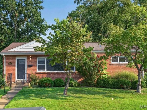 8561 Everett Avenue, St Louis, MO 63117