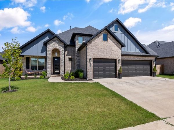 1410 Tiffany Street , Centerton, AR 72719