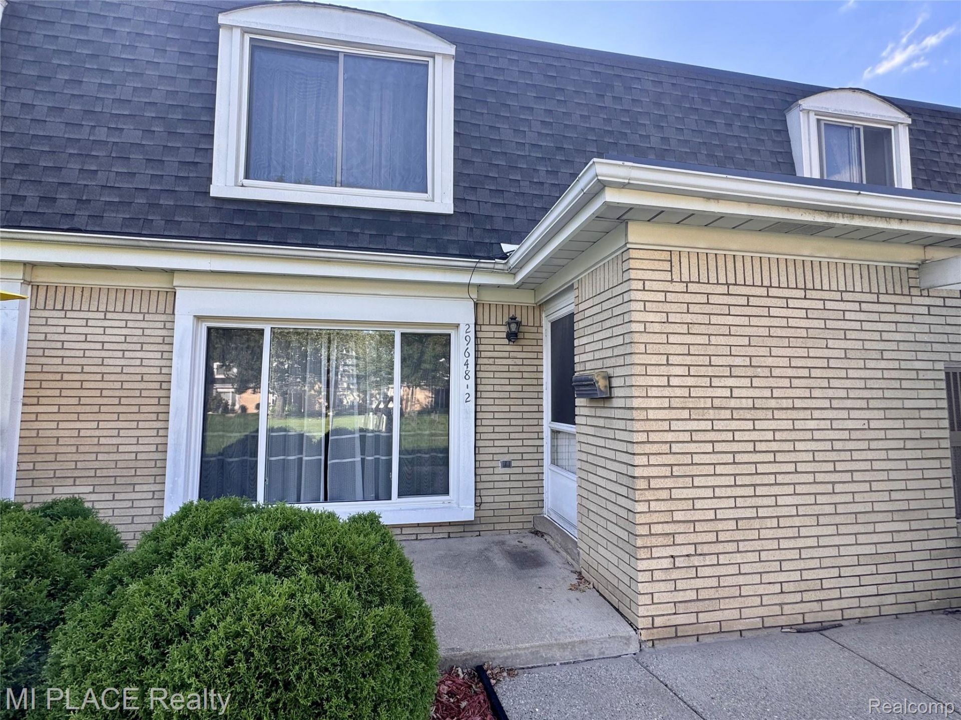 29648 City Center Drive, Unit 2, Warren, Mi 48093 Main Photo