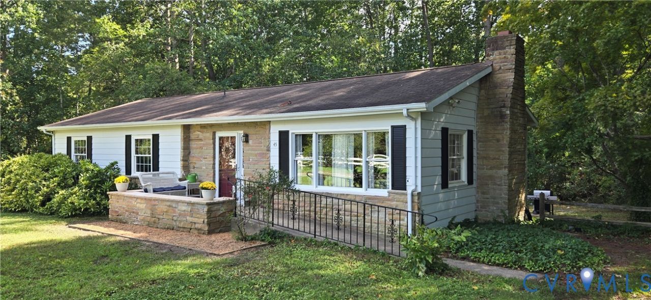 45 Middle Road Lancaster, VA 22503