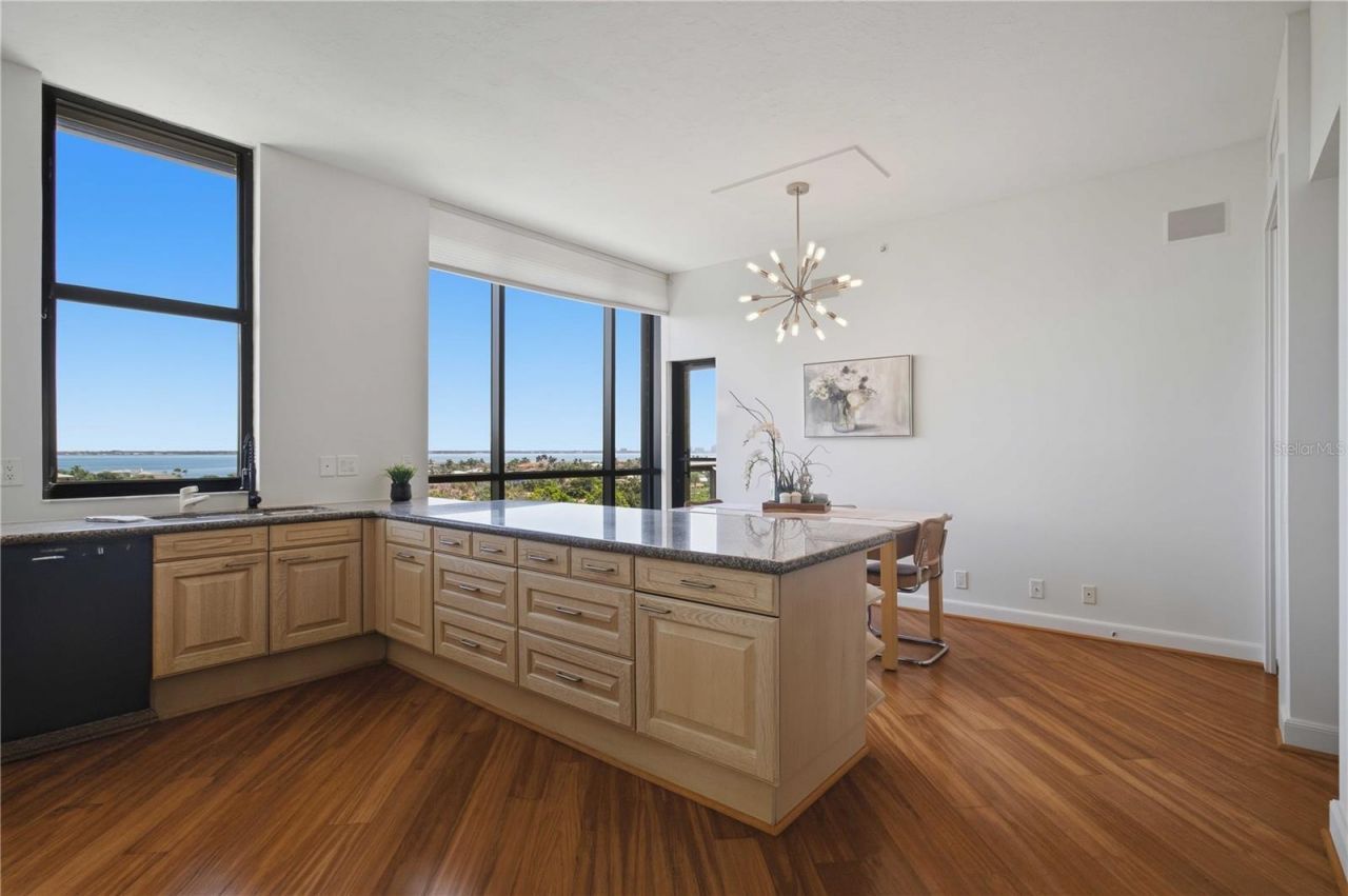 1241 Gulf Of Mexico Drive, Unit 608, Longboat Key, FL 34228 Photo