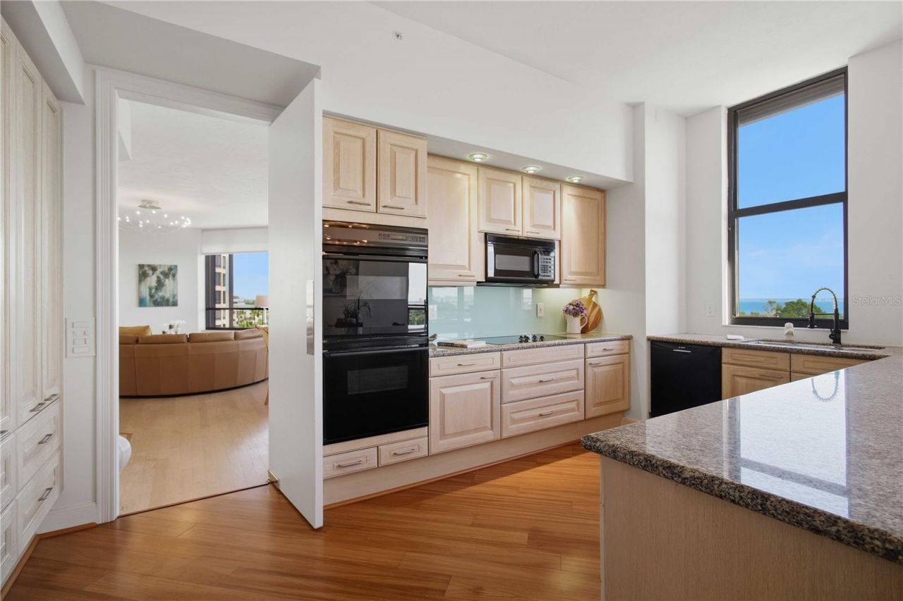 1241 Gulf Of Mexico Drive, Unit 608, Longboat Key, FL 34228 Photo