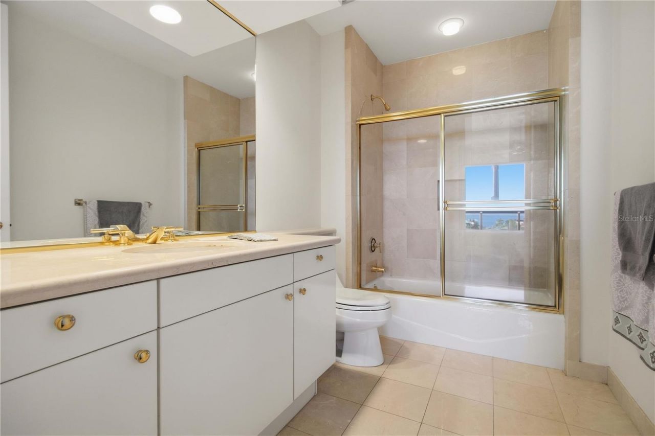1241 Gulf Of Mexico Drive, Unit 608, Longboat Key, FL 34228 Photo