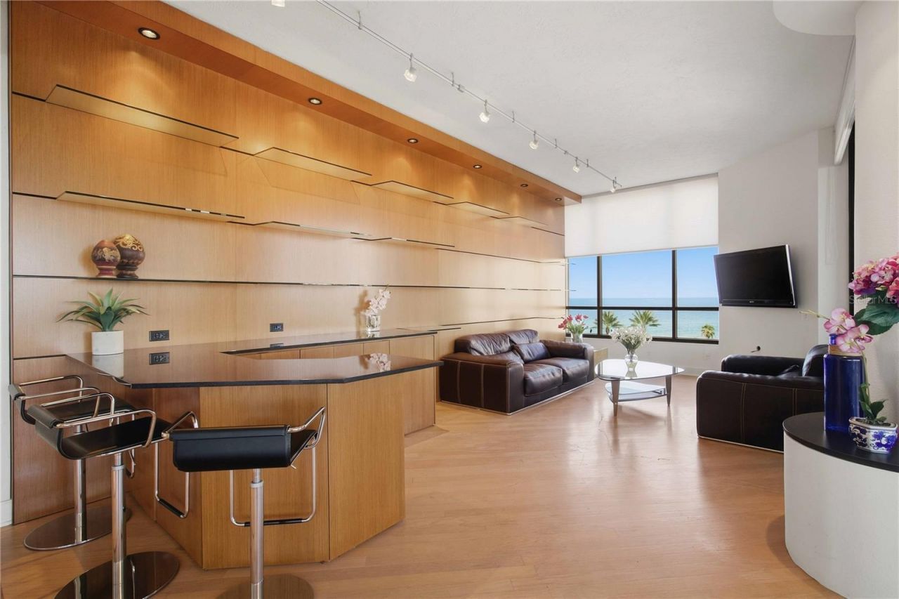 1241 Gulf Of Mexico Drive, Unit 608, Longboat Key, FL 34228 Photo