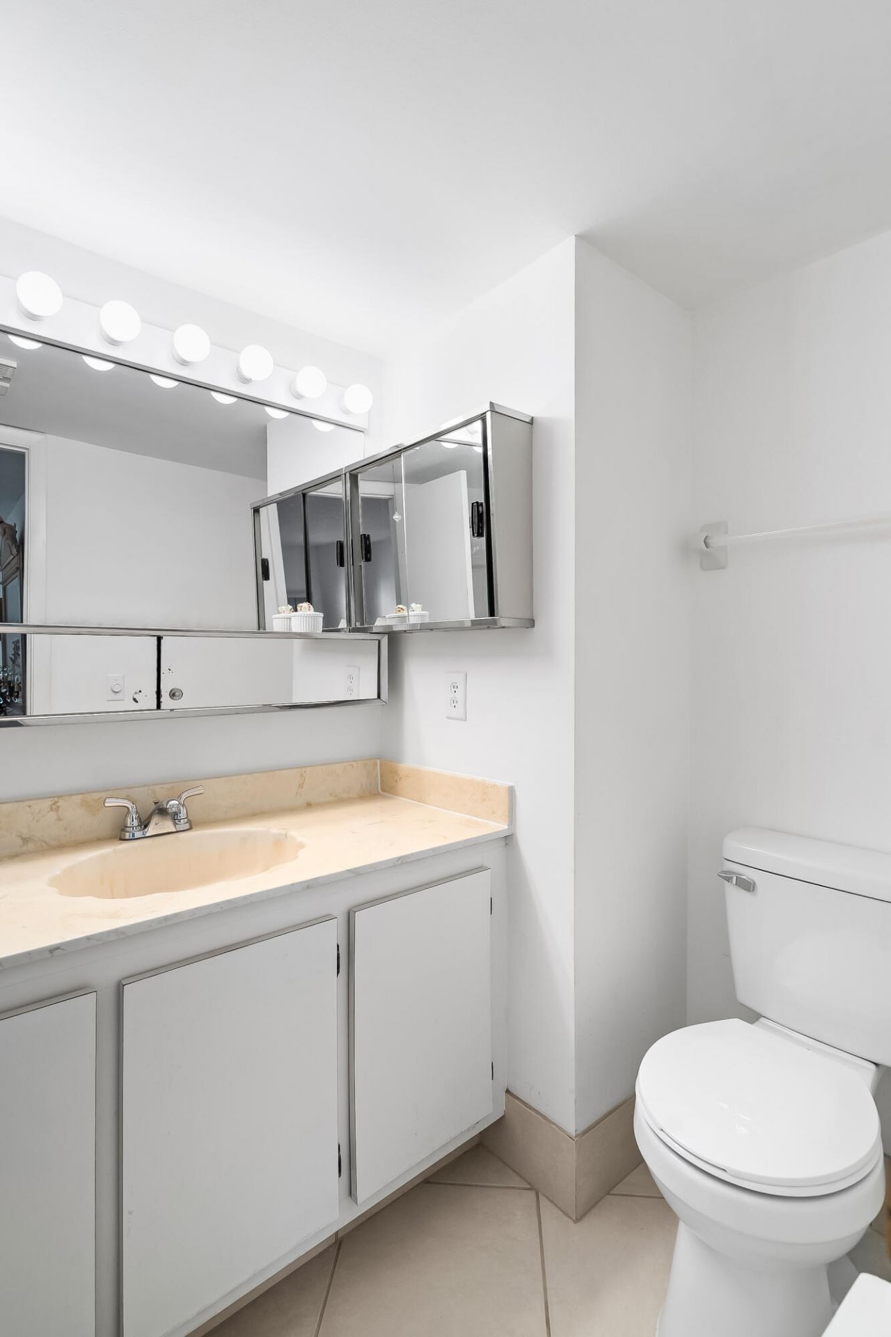 8305 NW 61st Street, Unit C211, Tamarac, FL 33321 Photo