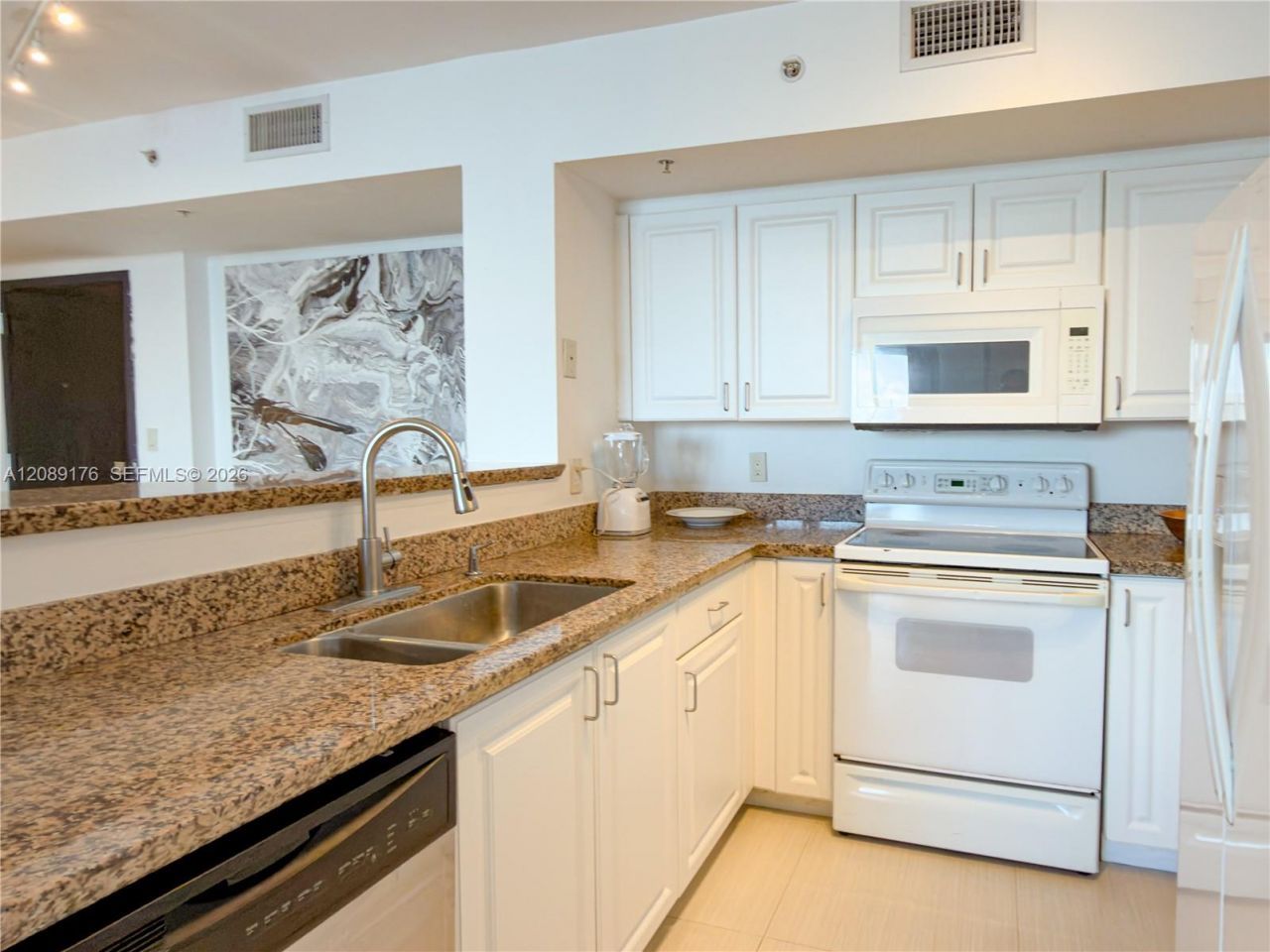 90 Alton Rd , Unit 1710, Miami Beach, FL 33139 Photo