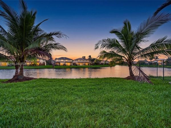 7557 SW 164th Ct , Miami, FL 33193