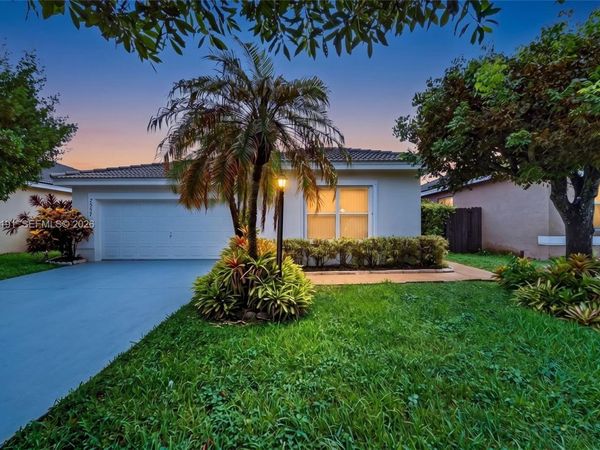 7557 SW 164th Ct, Miami, FL 33193