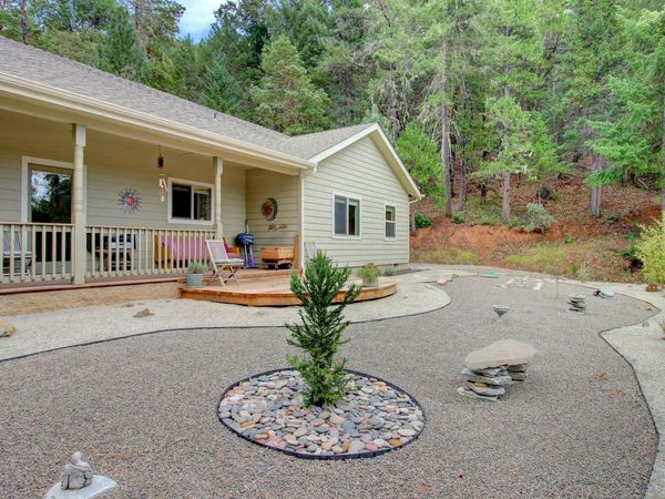 665 Winona Road, Grants Pass, OR 97526