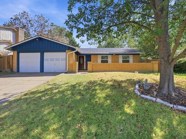 814 S Hyde Park Avenue , Denison, TX 75020