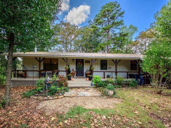 156 River Ln, Mena, AR 71953