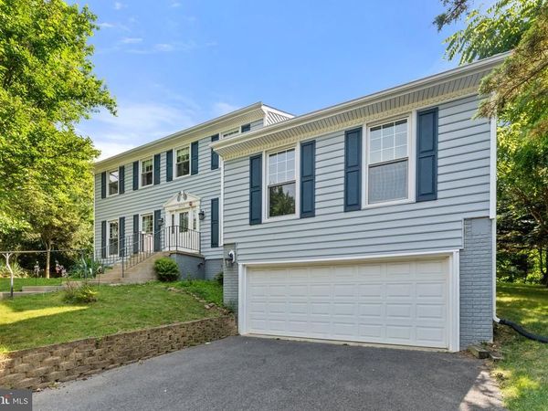 8000 SANDBURG COURT , DUNN LORING, VA 22027
