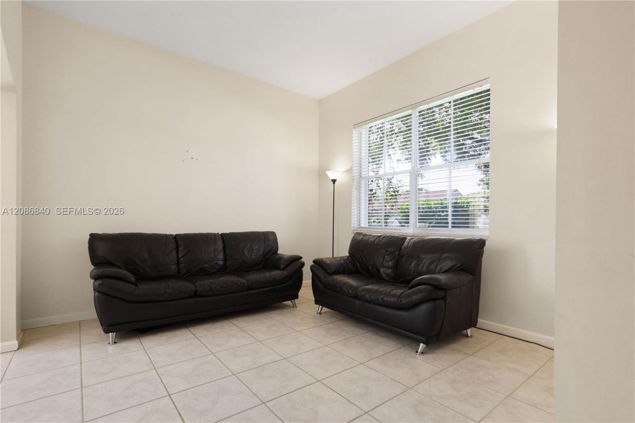 19331 SW 15th St, Pembroke Pines, FL 33029 Photo