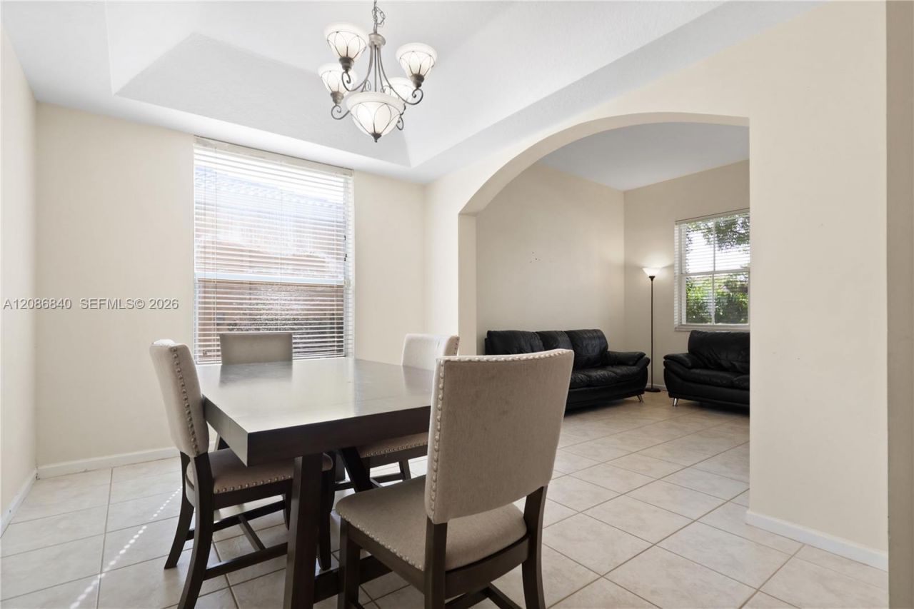 19331 SW 15th St, Pembroke Pines, FL 33029 Photo