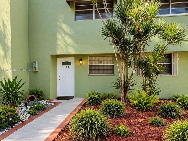 11061 NW 7th St , Unit 103-12, Miami, FL 33172