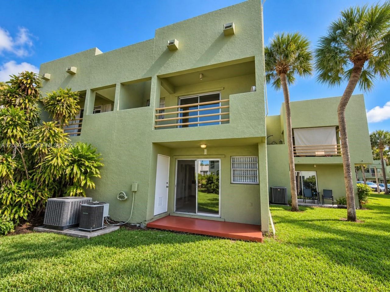11061 NW 7th St, Unit 103-12, Miami, FL 33172 Photo