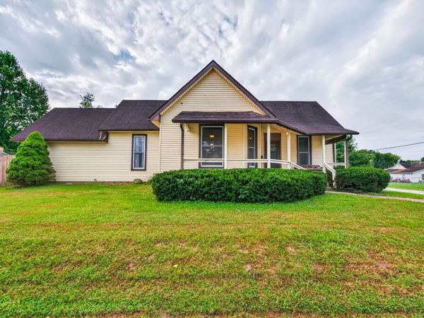 923 Washington Street, Hope, IN 47246