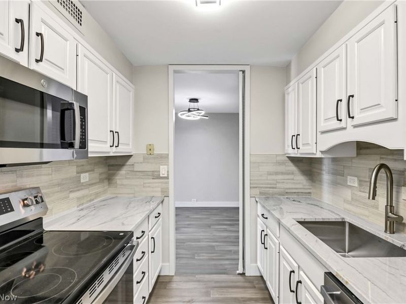 12700 Lake Avenue, Unit 1301, Lakewood, OH 44107 Photo 5