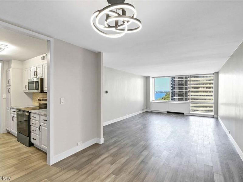 12700 Lake Avenue, Unit 1301, Lakewood, OH 44107 Photo 9