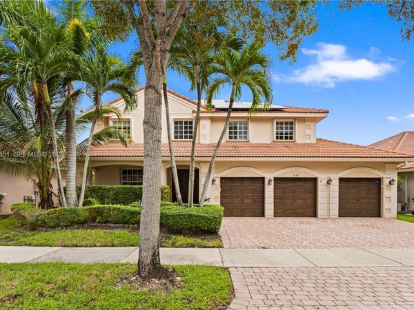 1642 Blue Jay Cir, Weston, FL 33327
