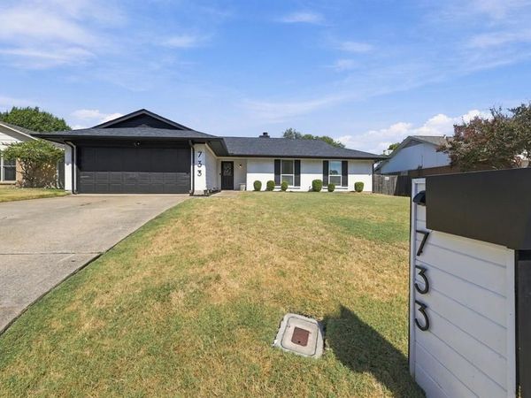 733 Montvale Drive , Mansfield, TX 76063