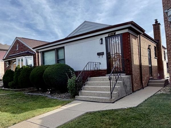 6215 S Monitor Avenue, Chicago, IL 60638