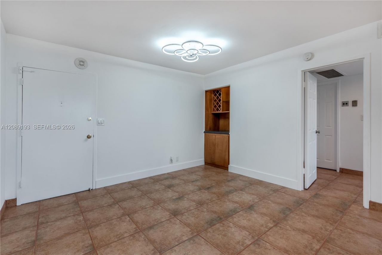 3180 S Ocean Dr, Unit 310, Hallandale Beach, FL 33009 Photo