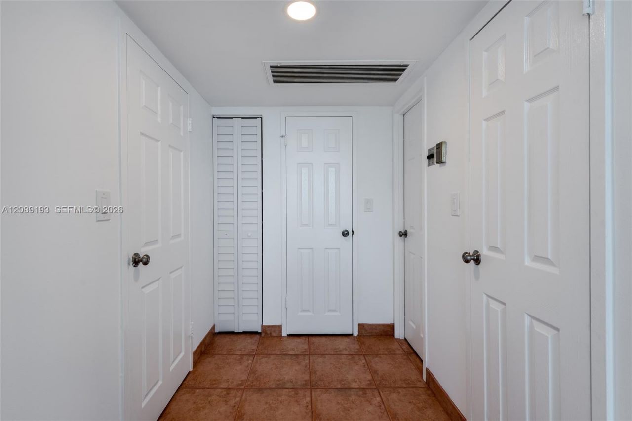 3180 S Ocean Dr, Unit 310, Hallandale Beach, FL 33009 Photo